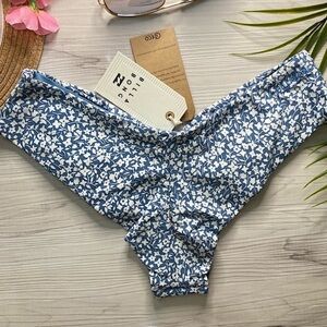 Billabong something sweet bikini bottoms size Medium